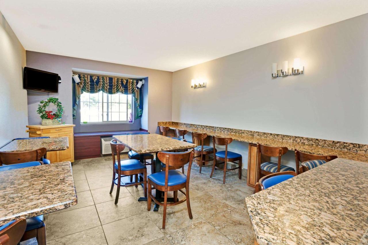 Microtel Inn & Suites By Wyndham Detroit Roseville Eksteriør bilde