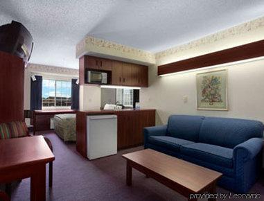 Microtel Inn & Suites By Wyndham Detroit Roseville Rom bilde